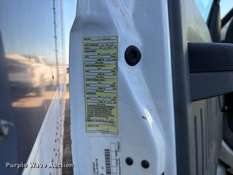 image for item YA3441 2015 Ford F650 Super Duty chipper truck