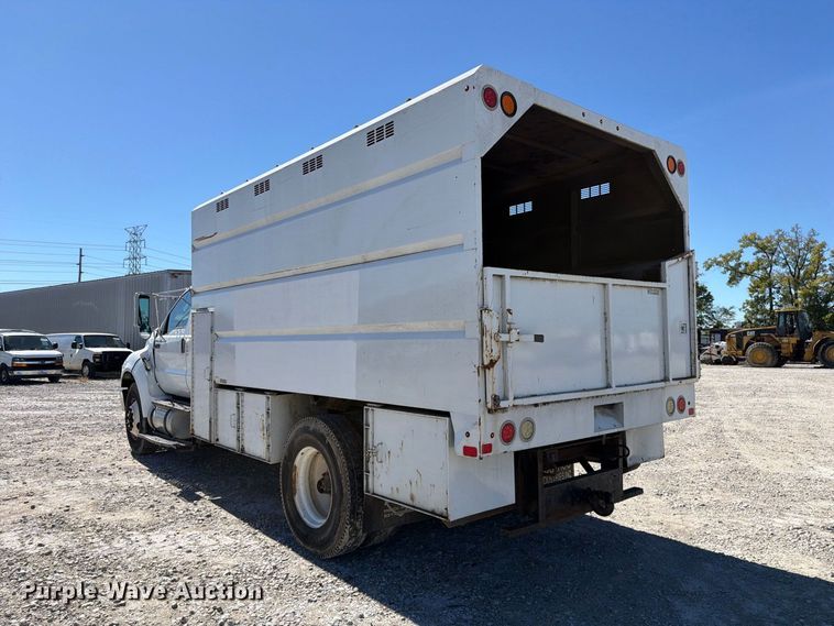 image for item YA3708 2015 Ford  F750 Super Duty Ext. Cab chipper truck