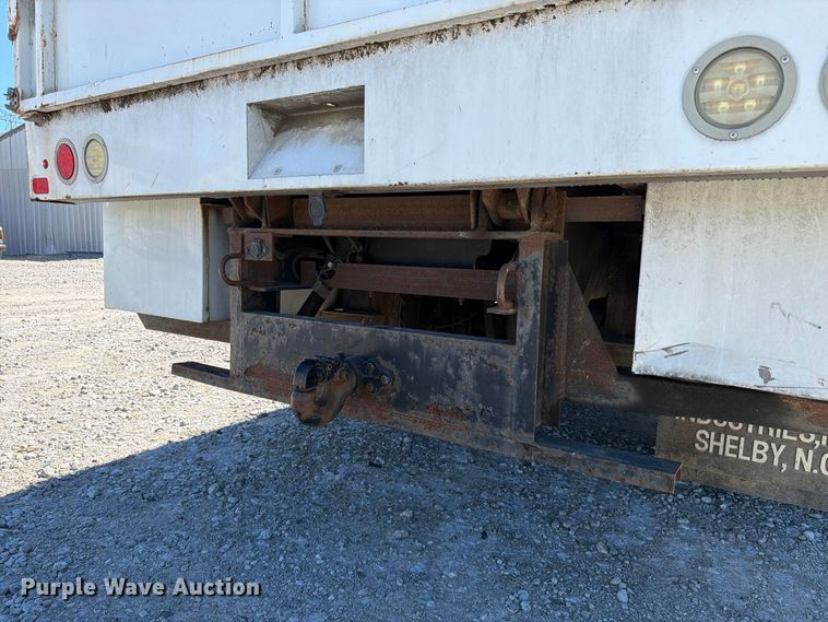 image for item YA3708 2015 Ford  F750 Super Duty Ext. Cab chipper truck
