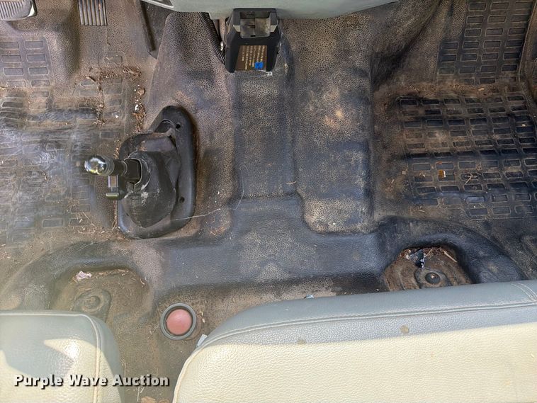 image for item YA3708 2015 Ford  F750 Super Duty Ext. Cab chipper truck