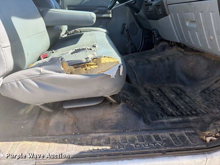 image for item YA3708 2015 Ford  F750 Super Duty Ext. Cab chipper truck