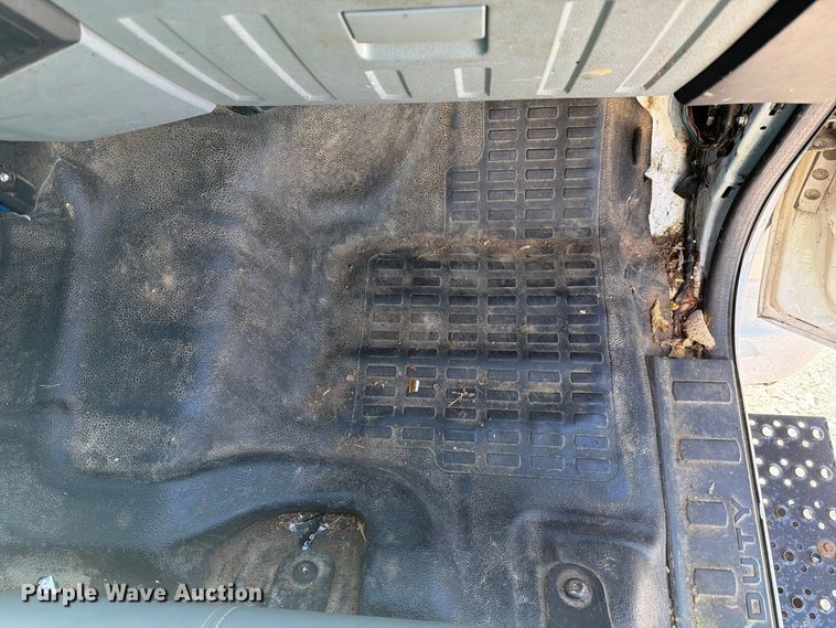 image for item YA3708 2015 Ford  F750 Super Duty Ext. Cab chipper truck