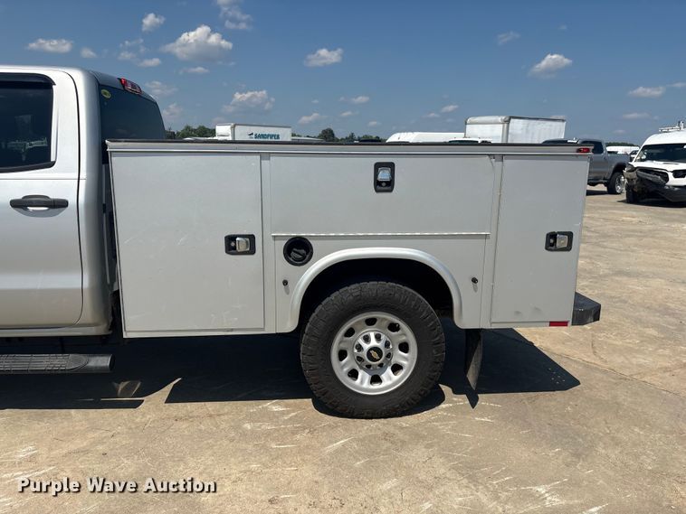 image for item YA3809 2018 Chevrolet  Silverado 2500HD Ext. Cab utility bed pickup truck