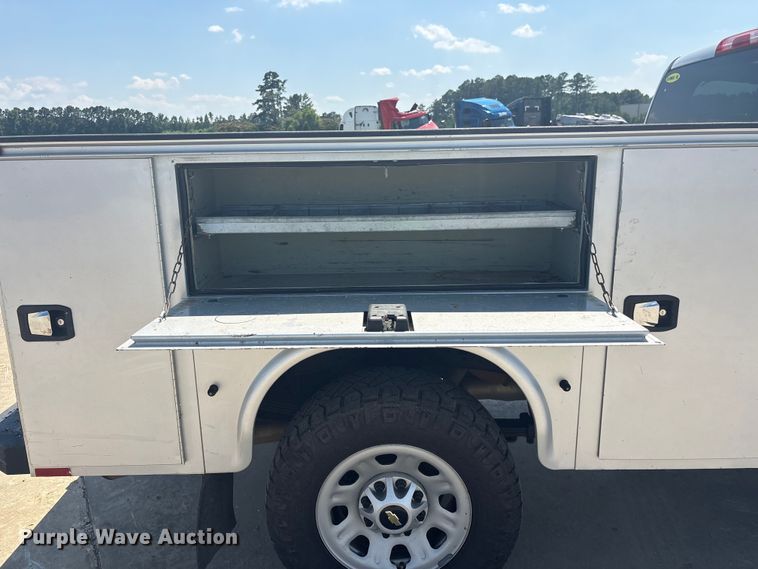 image for item YA3809 2018 Chevrolet  Silverado 2500HD Ext. Cab utility bed pickup truck