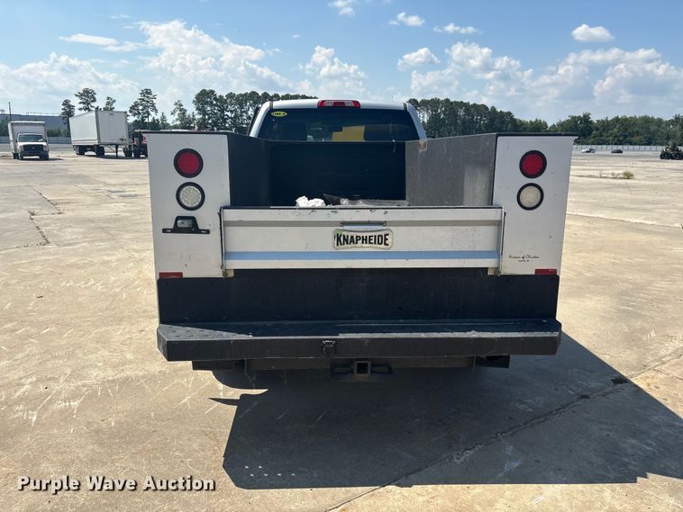 image for item YA3809 2018 Chevrolet  Silverado 2500HD Ext. Cab utility bed pickup truck