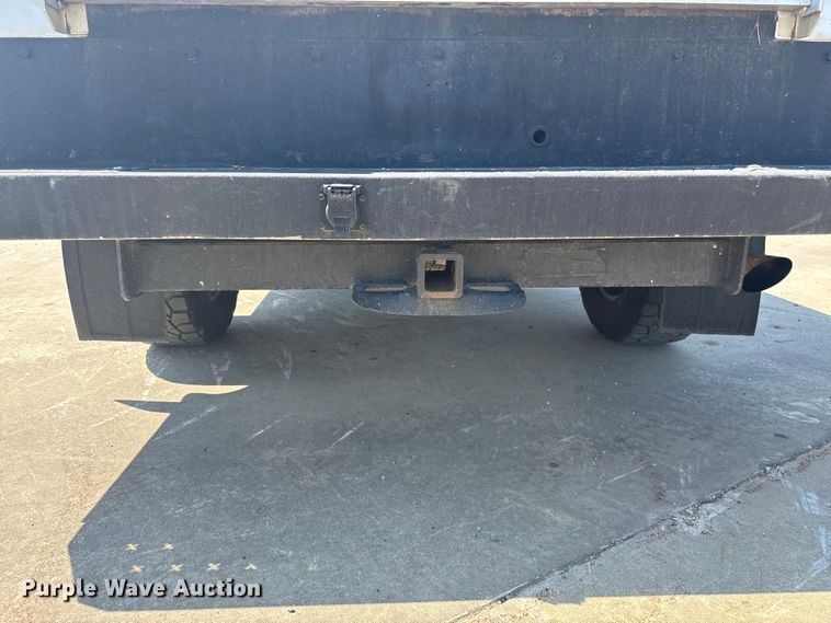 image for item YA3809 2018 Chevrolet  Silverado 2500HD Ext. Cab utility bed pickup truck