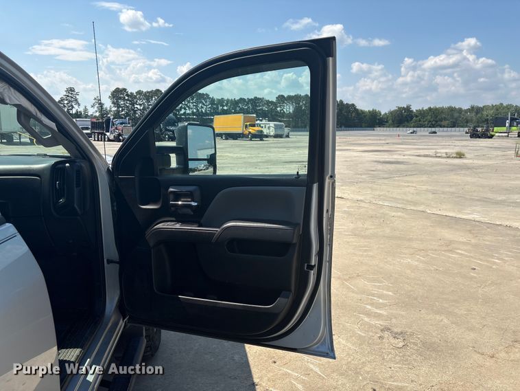 image for item YA3809 2018 Chevrolet  Silverado 2500HD Ext. Cab utility bed pickup truck