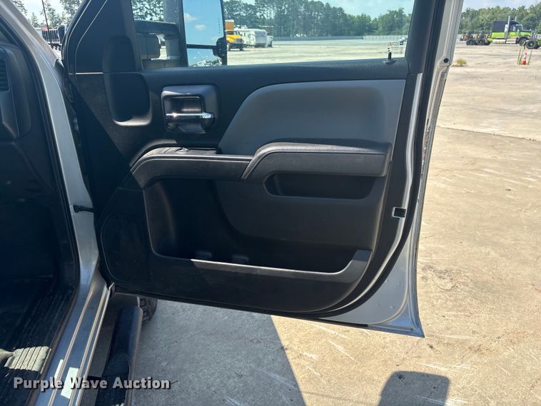 image for item YA3809 2018 Chevrolet  Silverado 2500HD Ext. Cab utility bed pickup truck