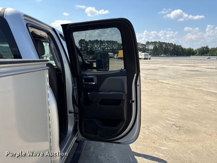 image for item YA3809 2018 Chevrolet  Silverado 2500HD Ext. Cab utility bed pickup truck