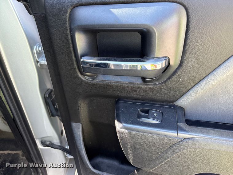 image for item YA3809 2018 Chevrolet  Silverado 2500HD Ext. Cab utility bed pickup truck