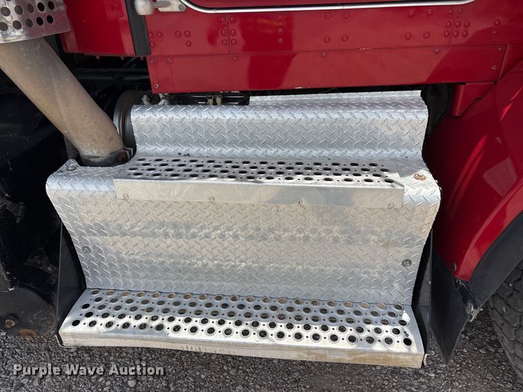 image for item YA3887 2014 Kenworth T8 Series dump truck