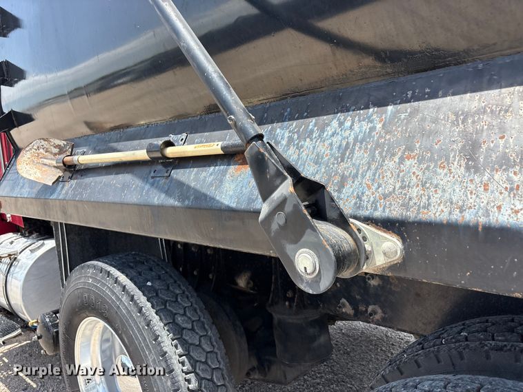 image for item YA3887 2014 Kenworth T8 Series dump truck