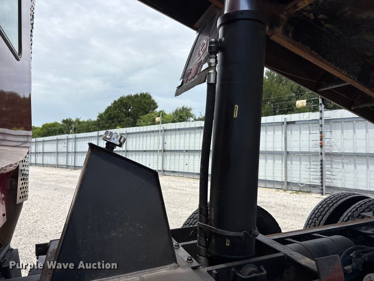 image for item YA3887 2014 Kenworth T8 Series dump truck