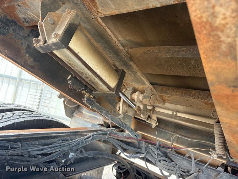 image for item YA3887 2014 Kenworth T8 Series dump truck