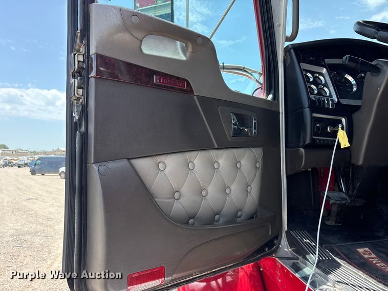 image for item YA3887 2014 Kenworth T8 Series dump truck