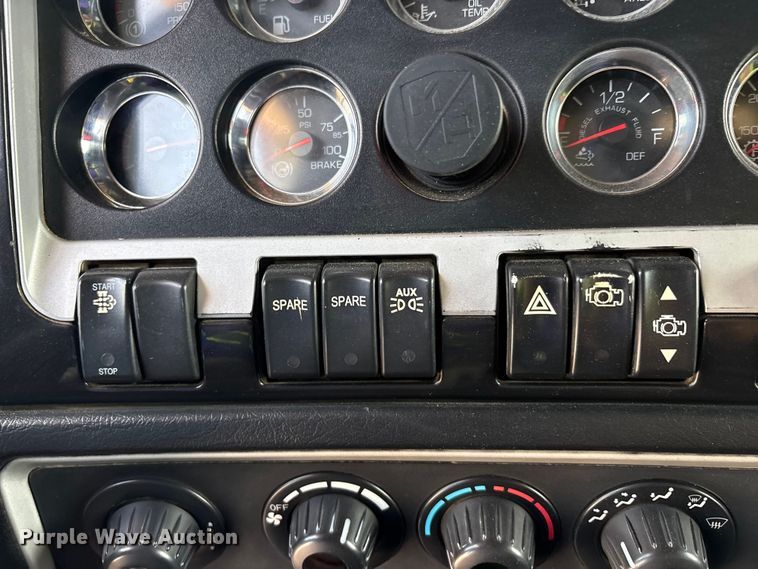 image for item YA3887 2014 Kenworth T8 Series dump truck