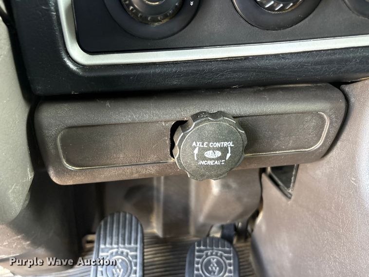 image for item YA3887 2014 Kenworth T8 Series dump truck
