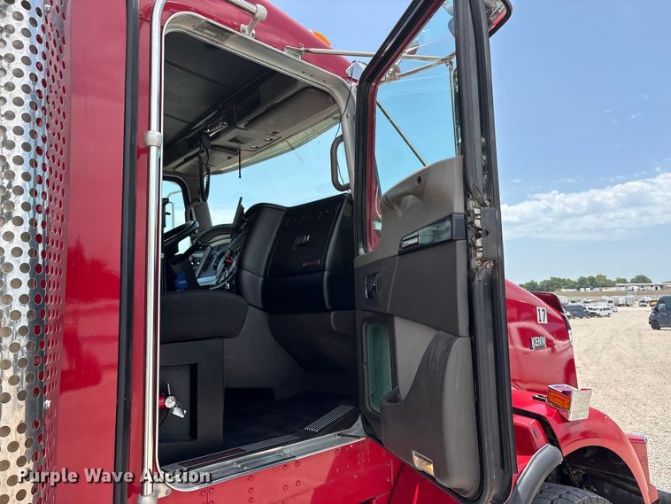 image for item YA3887 2014 Kenworth T8 Series dump truck