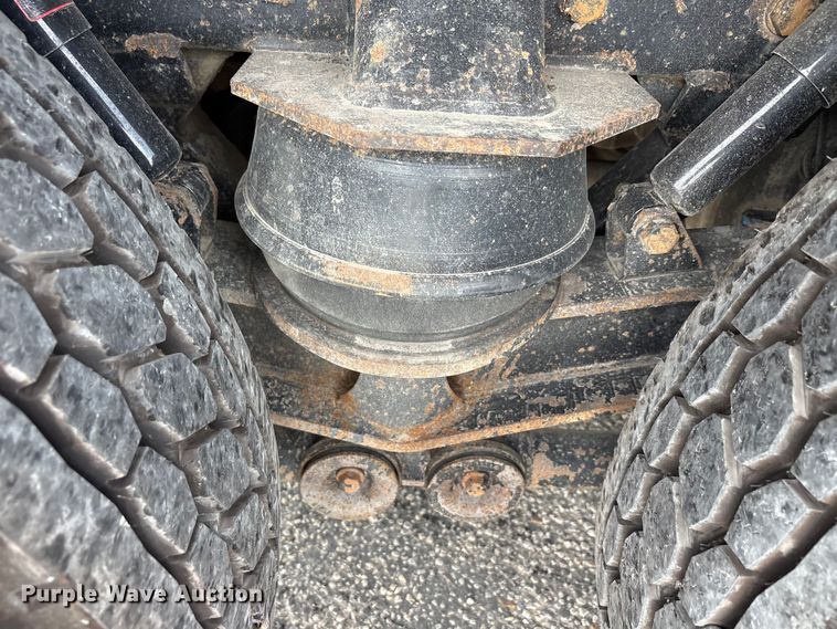 image for item YA3887 2014 Kenworth T8 Series dump truck
