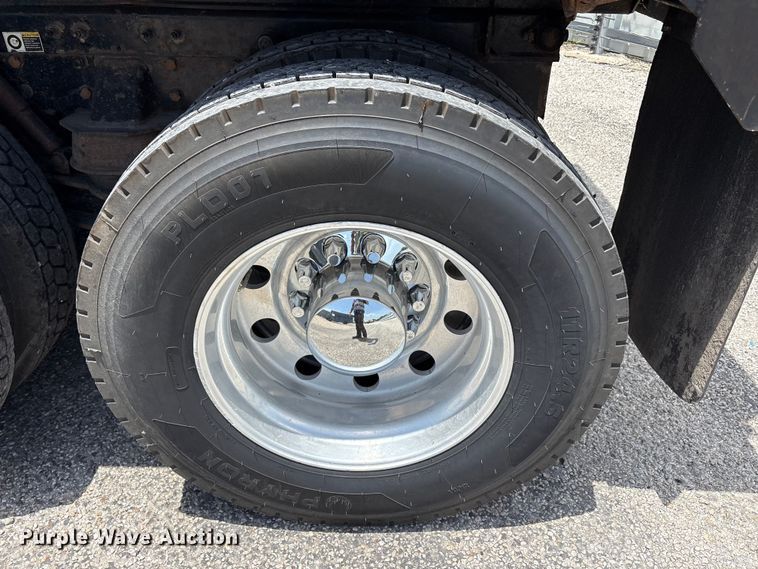 image for item YA3887 2014 Kenworth T8 Series dump truck