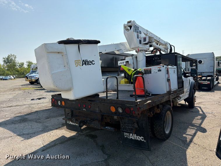 image for item YA3929 2017 Ford F550 Super Duty bucket truck