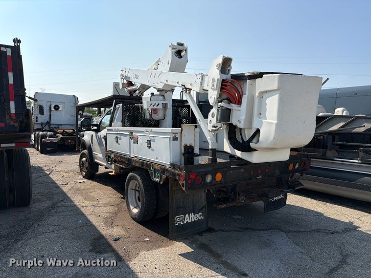 image for item YA3929 2017 Ford F550 Super Duty bucket truck