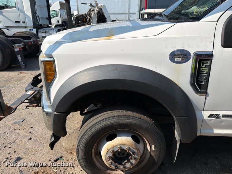 image for item YA3929 2017 Ford F550 Super Duty bucket truck