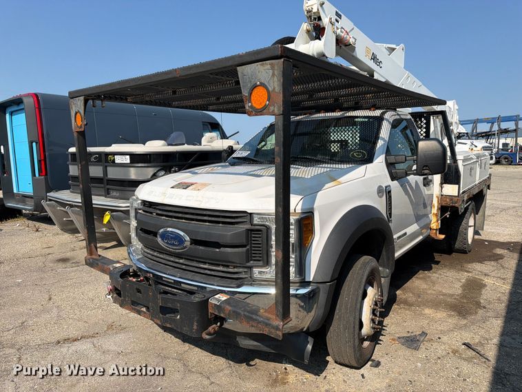 image for item YA3929 2017 Ford F550 Super Duty bucket truck