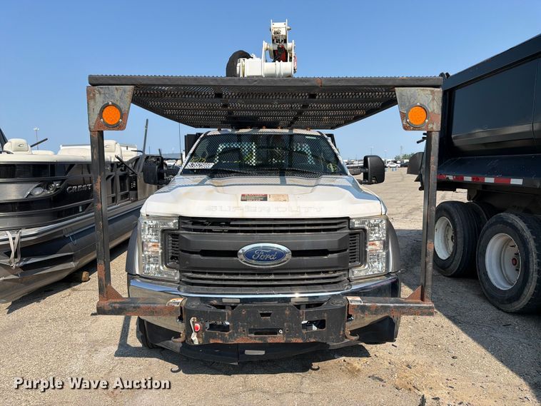 image for item YA3929 2017 Ford F550 Super Duty bucket truck