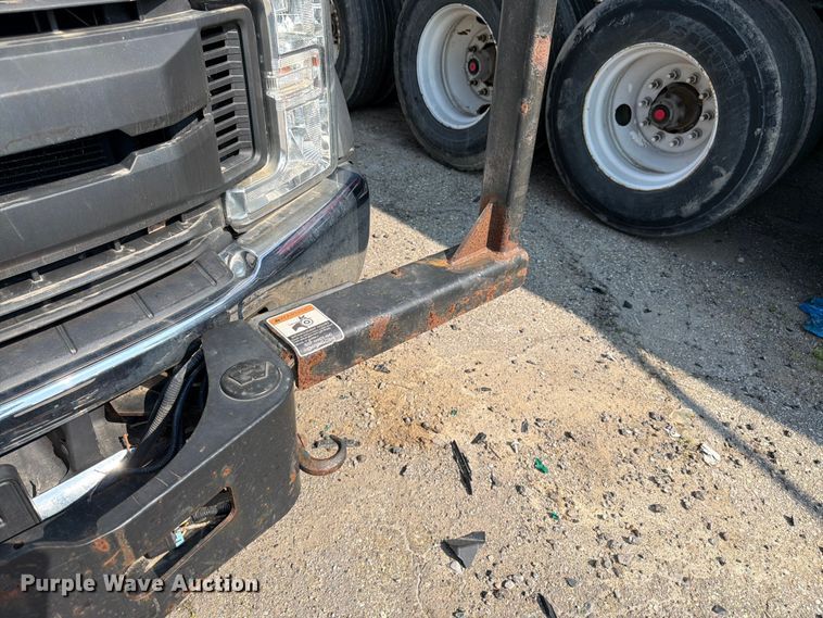 image for item YA3929 2017 Ford F550 Super Duty bucket truck