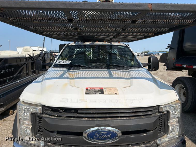 image for item YA3929 2017 Ford F550 Super Duty bucket truck