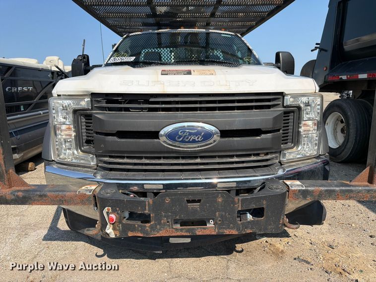 image for item YA3929 2017 Ford F550 Super Duty bucket truck