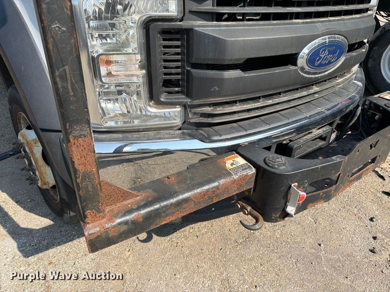 image for item YA3929 2017 Ford F550 Super Duty bucket truck