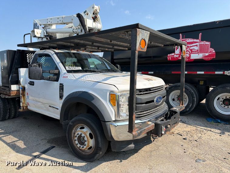 image for item YA3929 2017 Ford F550 Super Duty bucket truck