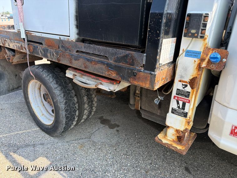 image for item YA3929 2017 Ford F550 Super Duty bucket truck