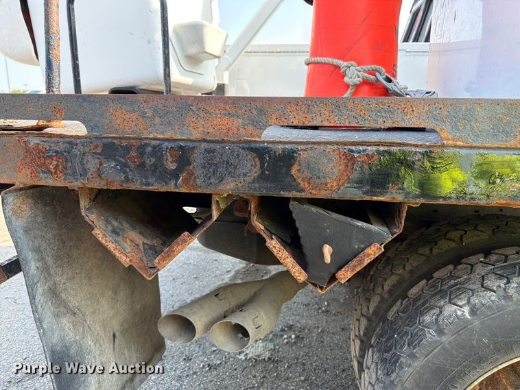 image for item YA3929 2017 Ford F550 Super Duty bucket truck