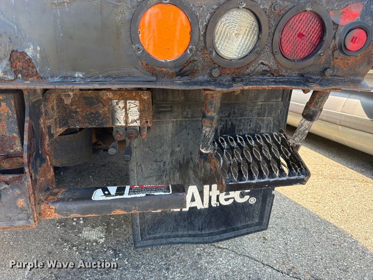 image for item YA3929 2017 Ford F550 Super Duty bucket truck