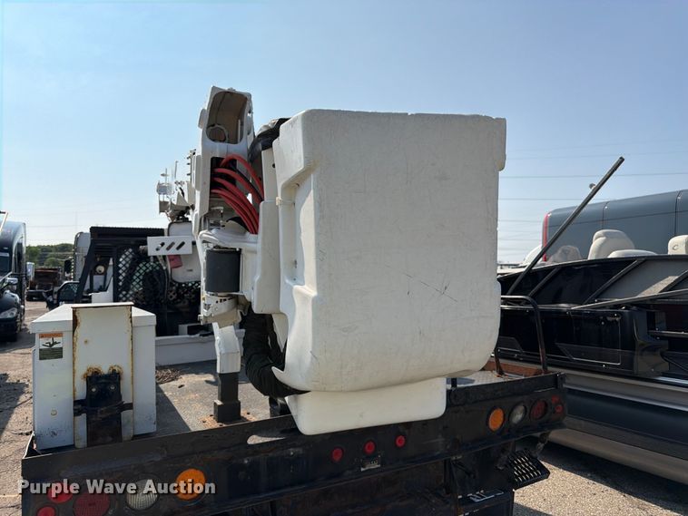 image for item YA3929 2017 Ford F550 Super Duty bucket truck