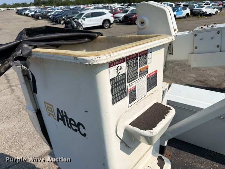 image for item YA3929 2017 Ford F550 Super Duty bucket truck