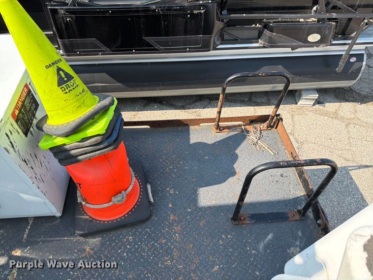 image for item YA3929 2017 Ford F550 Super Duty bucket truck