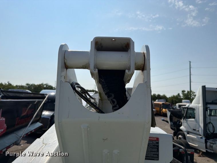 image for item YA3929 2017 Ford F550 Super Duty bucket truck