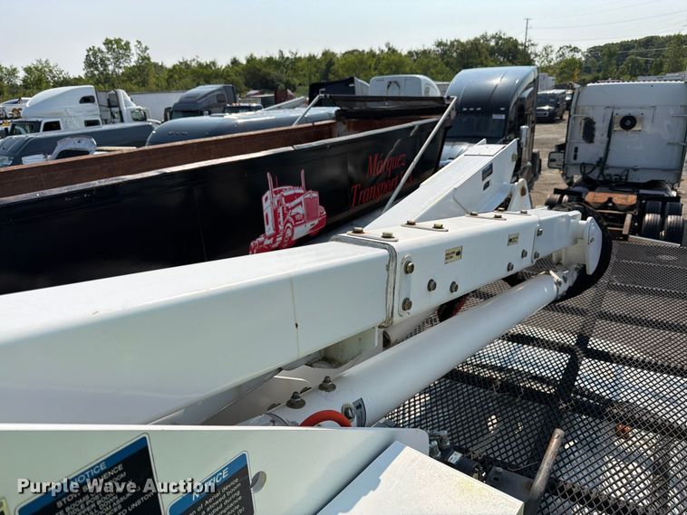 image for item YA3929 2017 Ford F550 Super Duty bucket truck