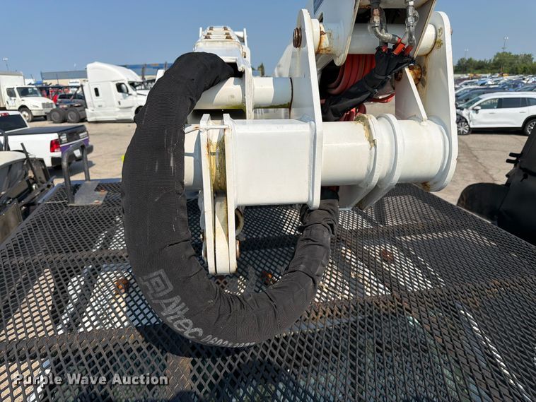 image for item YA3929 2017 Ford F550 Super Duty bucket truck