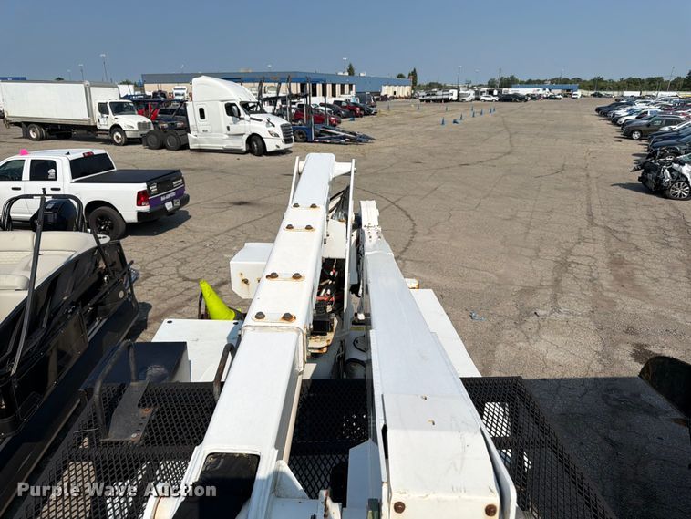 image for item YA3929 2017 Ford F550 Super Duty bucket truck
