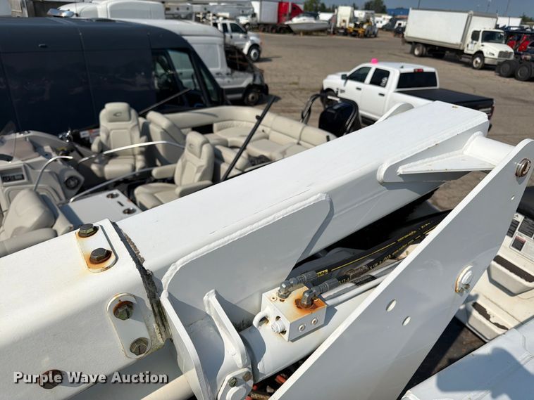 image for item YA3929 2017 Ford F550 Super Duty bucket truck
