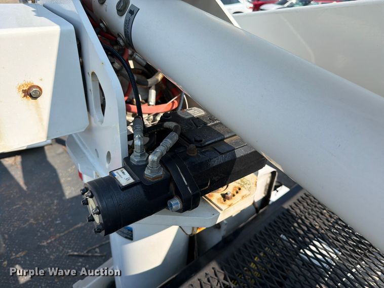 image for item YA3929 2017 Ford F550 Super Duty bucket truck