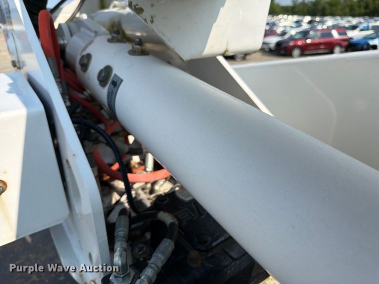 image for item YA3929 2017 Ford F550 Super Duty bucket truck