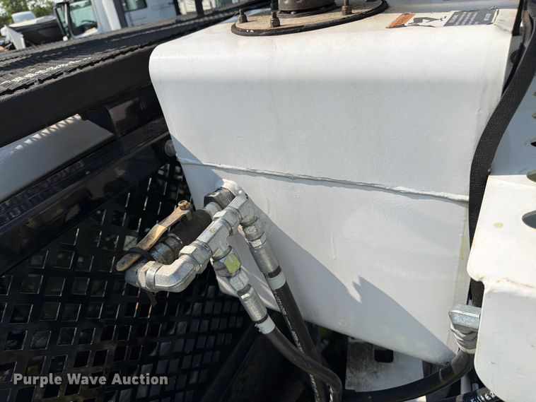 image for item YA3929 2017 Ford F550 Super Duty bucket truck