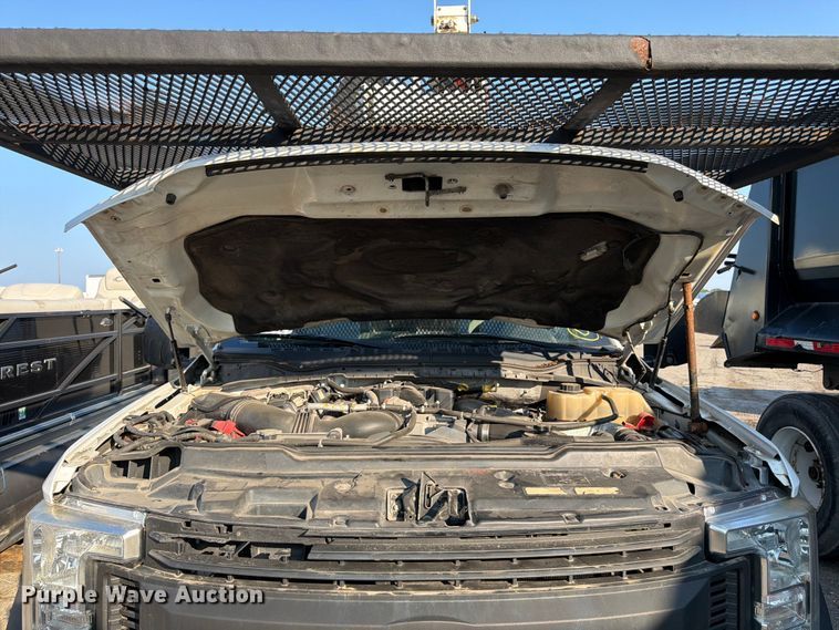 image for item YA3929 2017 Ford F550 Super Duty bucket truck