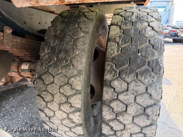 image for item YA3929 2017 Ford F550 Super Duty bucket truck